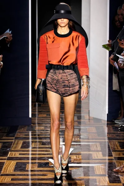 Look 26